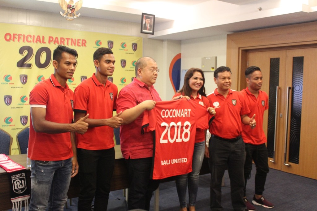 Coco Mart Official Partner Bali United 2018, COCO GROUP BALI, COCO SUPERMARKET BALI, COCO EXPRESS BALI, COCO MART BALI, RETAIL BALI, COCO GOURMET BALI, COCO GROSIR BALI, COCO ROTI BALI, RETAIL MURAH BALI, COCO DEWATA TANAH LOT BALI